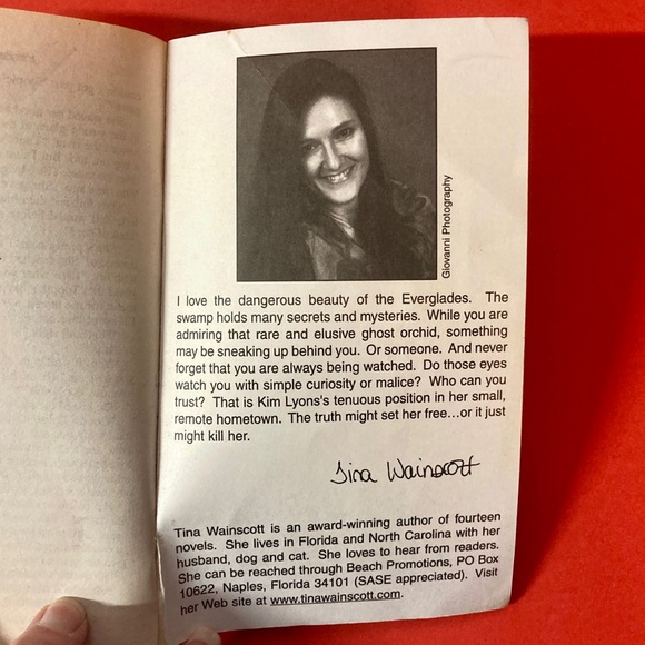 I’ll Be Watching You by Tina Wainscott Softcover 373 Pages - Picture 5 of 16